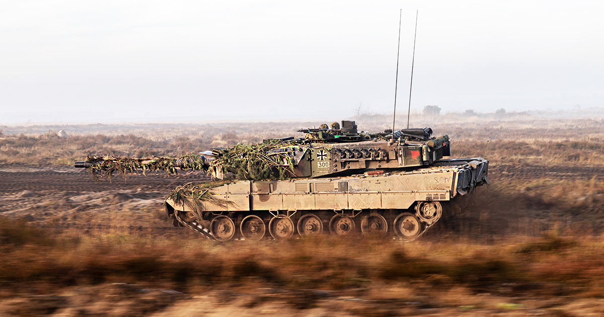 Bundeswehr erhaelt 18 neue Leopard 2 Panzer Brilon Totallokal