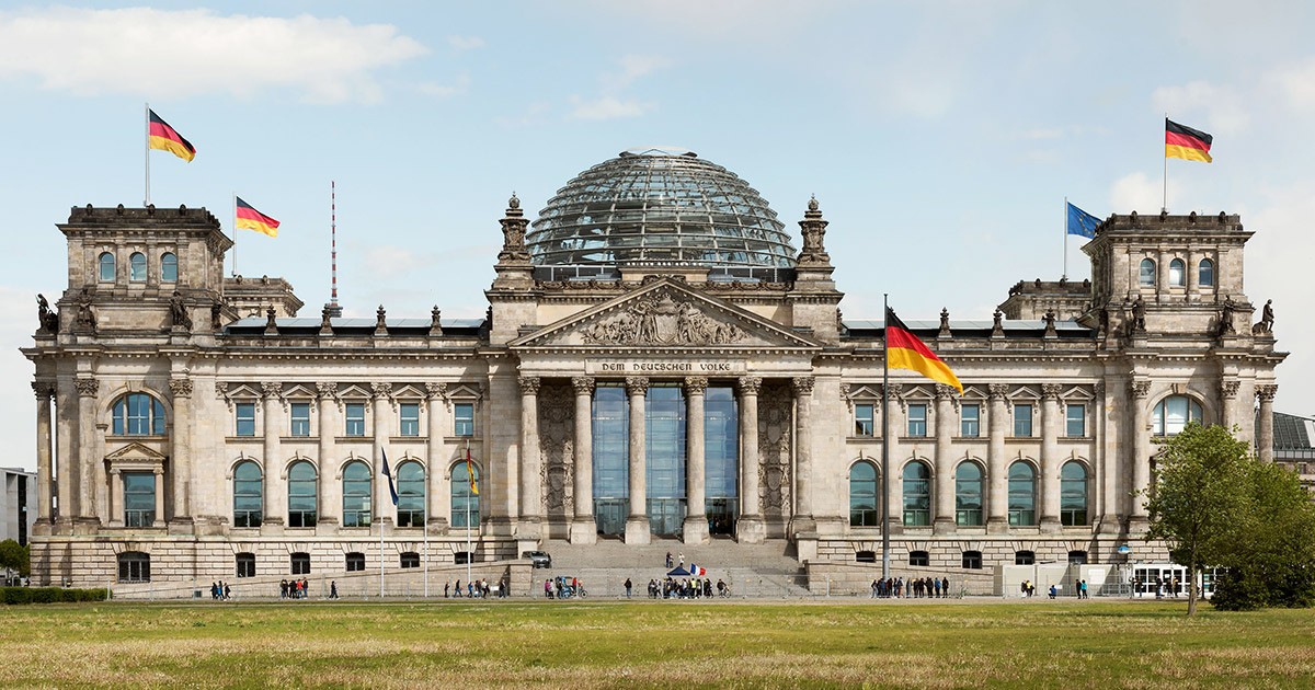 Platz zwischen Bundeskanzleramt und Deutschem Bundestag